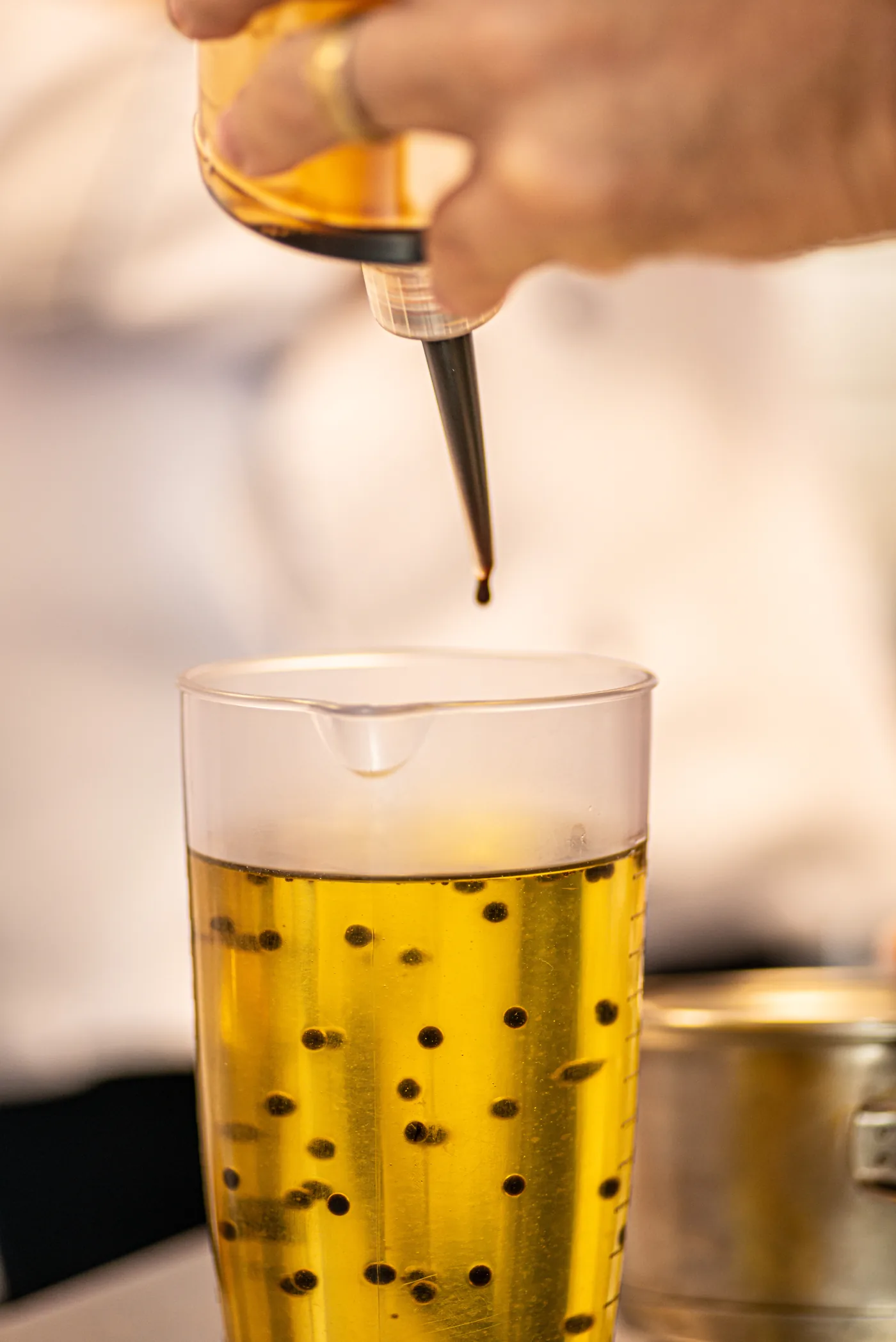 Técnica de esferificação em gastronomia molecular